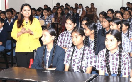 Child Psychologist Vini Jhariya took session on Psychology Safety During Exams | Bhopal