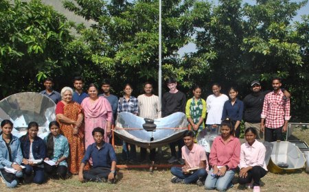 Energy Students from DAVV had the Joy of Solar Cooking at Jimmy McGilligan Centre 