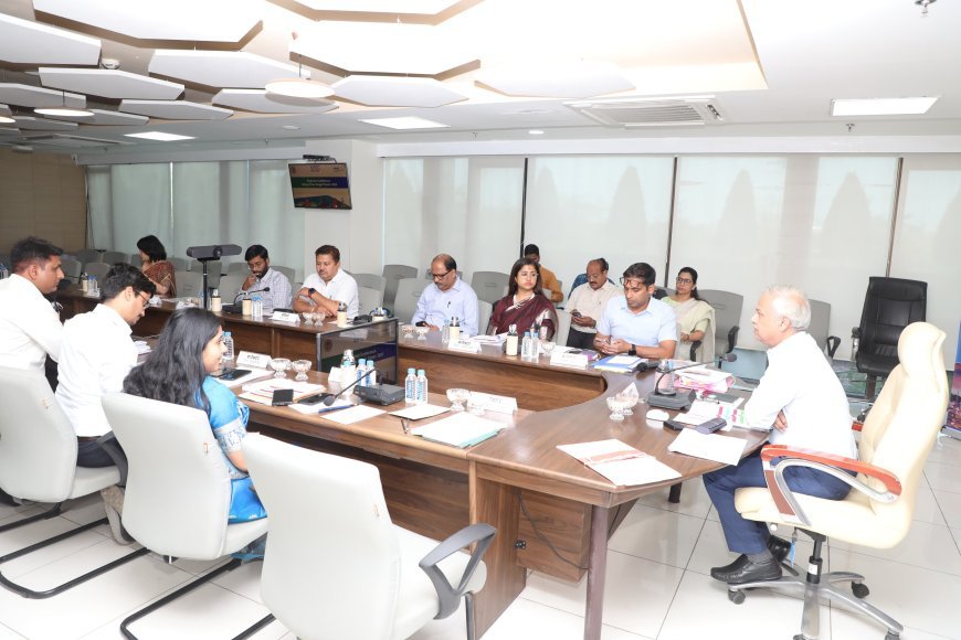 Institution for Destitute and Disabled People to Be Developed in Every District of the Division Gaushalas to Become Economically Self-Reliant Through Public Participation Collectors Conference Concludes Under the Chairmanship of Divisional Commissioner Deepak Singh Divisional Commissioner Issues Instructions to Resolve Revenue Cases with Quality