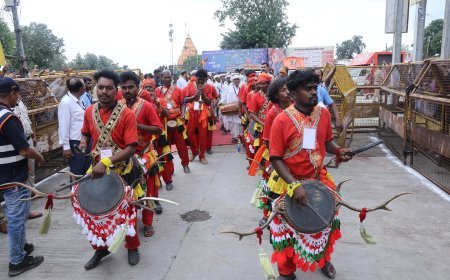 First Shravan Monday 2025 at Mahakaleshwar Temple Sees Devotional Music, Cultural Performances, and Large Devotee Gathering in Ujjain