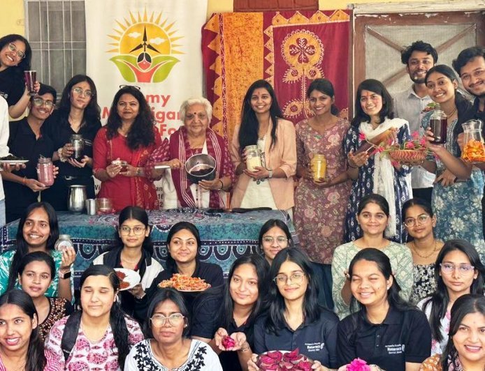 Indore Students Learn to Make Natural Holi Colors from Padma Shri Janak Palta McGilligan