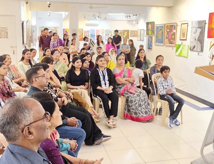 ‘Kala Ke Rang’ Exhibition Concludes in Indore; Artists Gain Insights into Branding and Art Marketing