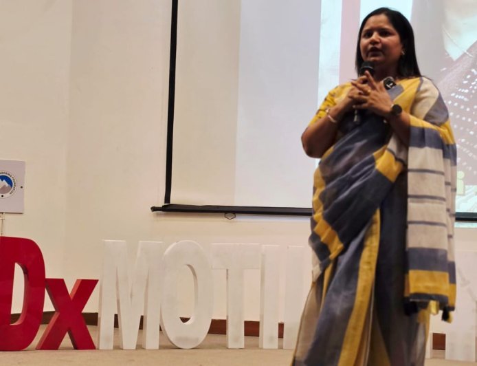 Indore’s Dr. Vini Jhariya Inspires at Delhi University’s TEDx Talk